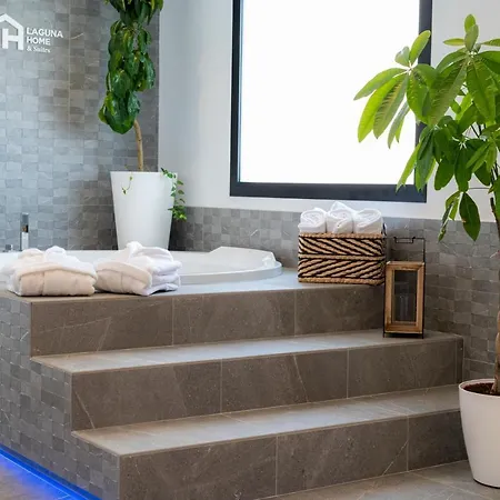 Apartament Laguna & *