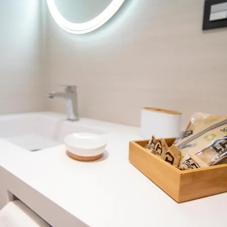 Апартаменты Laguna & *